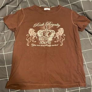 Brown, oversized graphic tee